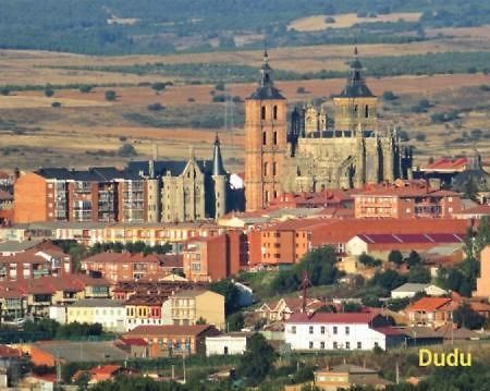 Apartamento Shenzhen En Astorga Camino De Santiago Cochera Bicis Luaran gambar